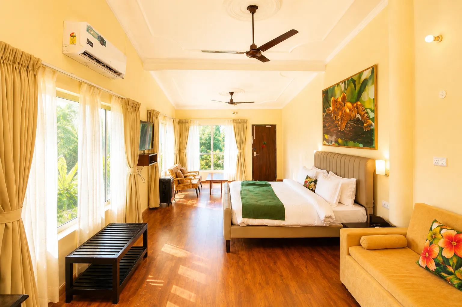 Tiger_s Den Suite (12).webp - Bel-La Monde Riverside Jim Corbett
